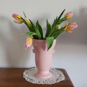 1950s McCoy Pink Vase. MCM. Art Deco.